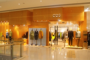 280平米時尚服裝專賣店裝修