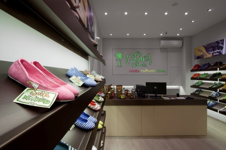 門店鞋架樣式及收銀臺(tái)